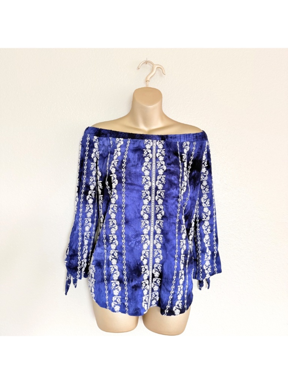 Karen Kane Blue Tie Dye Floral Embroidered Off Shoulder Long Sleeve Blouse Sz S